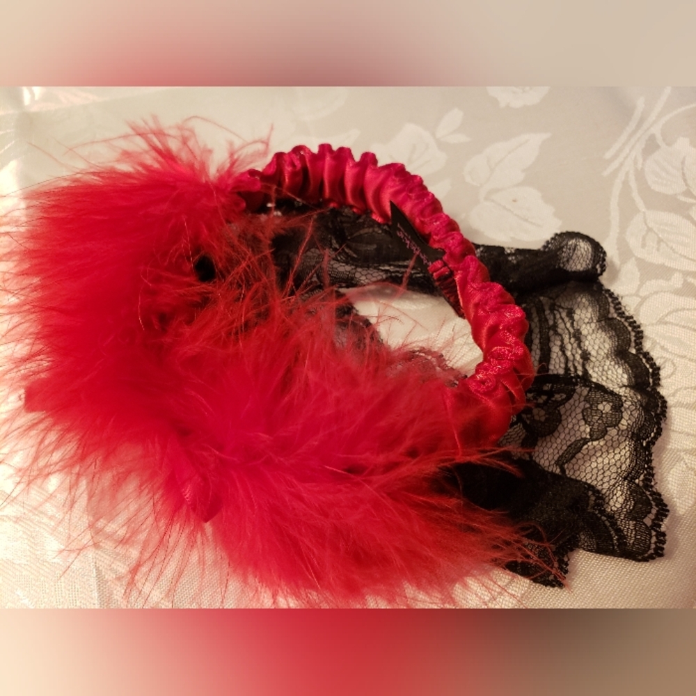 Frederick's of Hollywood Leg Garter, Red Satin with Black Lace. NWOT